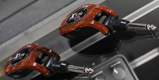 Xvive Audio - XVIVE-U2/WOOD 2